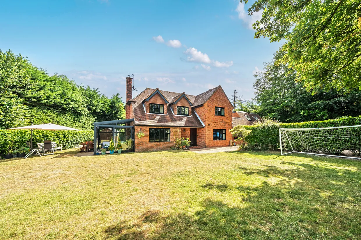 Courts Hill Road, Haslemere, GU27 photo 1