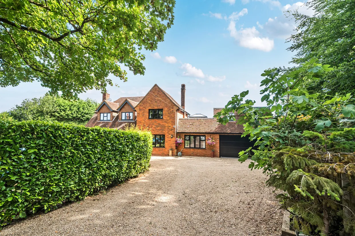Courts Hill Road, Haslemere, GU27 photo 14