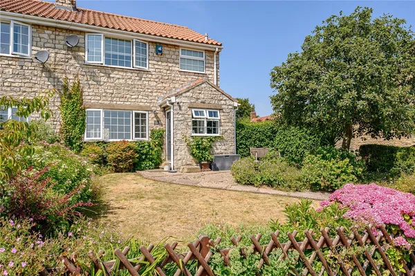 Aberford Road, Bramham, LS23