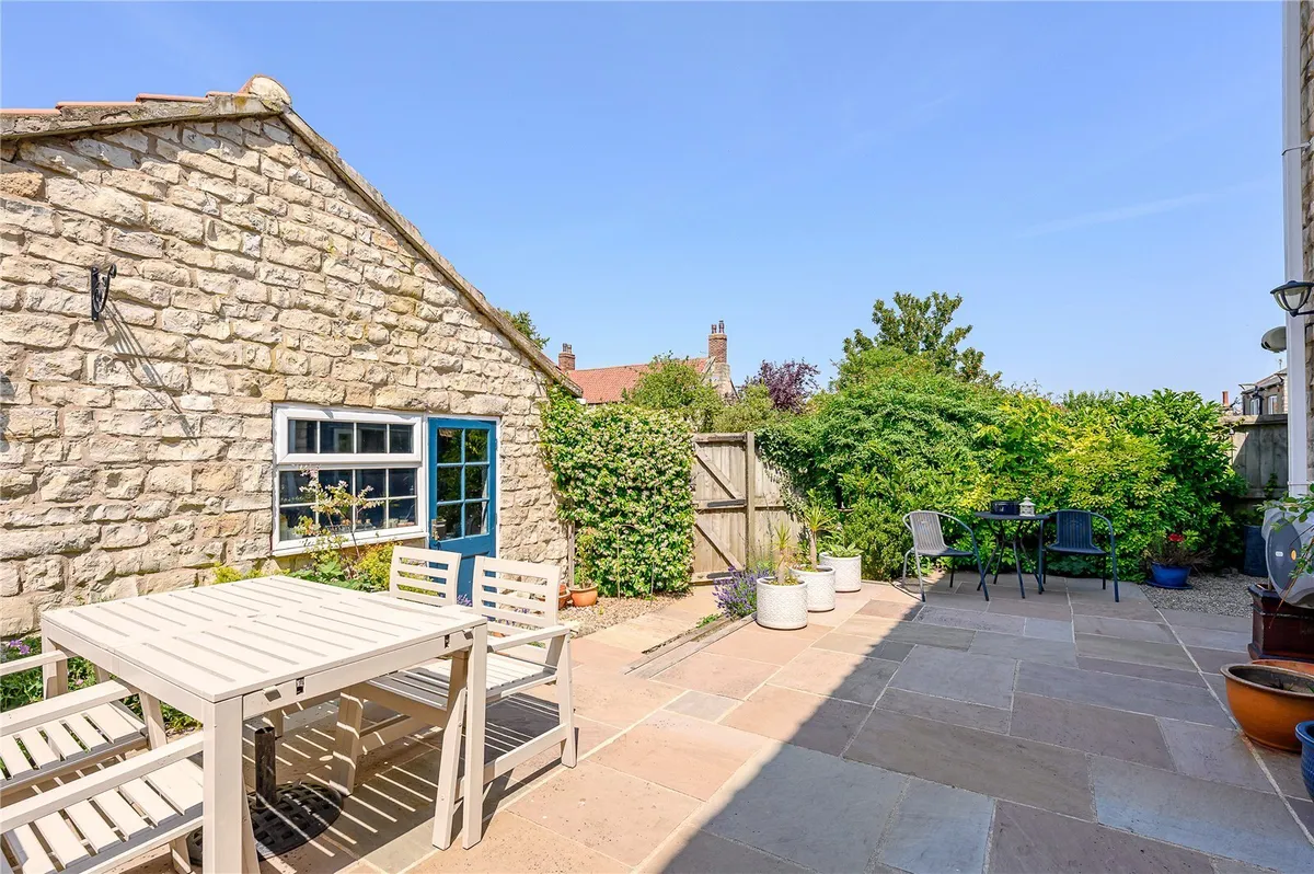 Aberford Road, Bramham, LS23