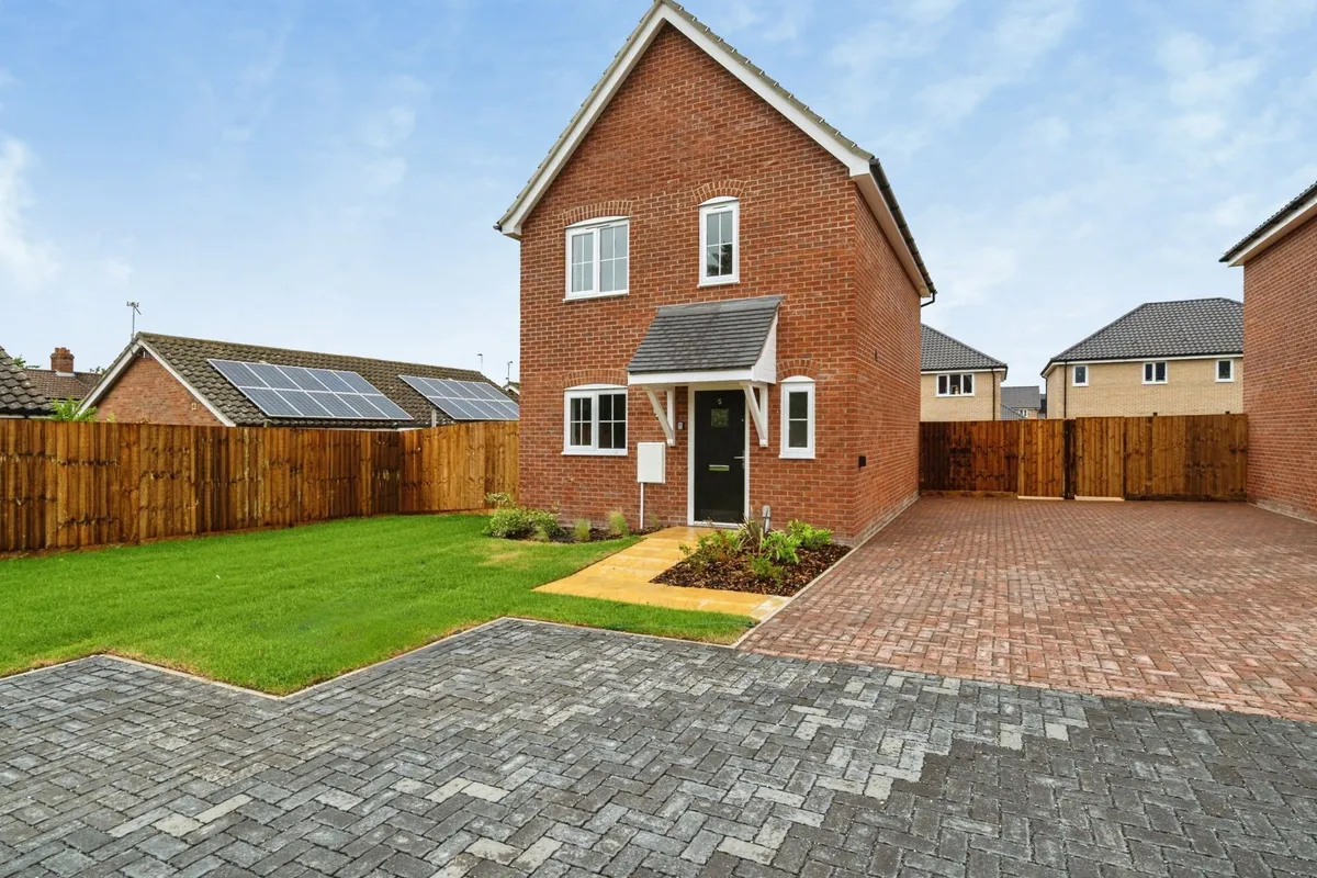 Clover Close, Botesdale, Diss