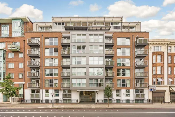 Vauxhall Bridge Road, London, SW1V photo 9
