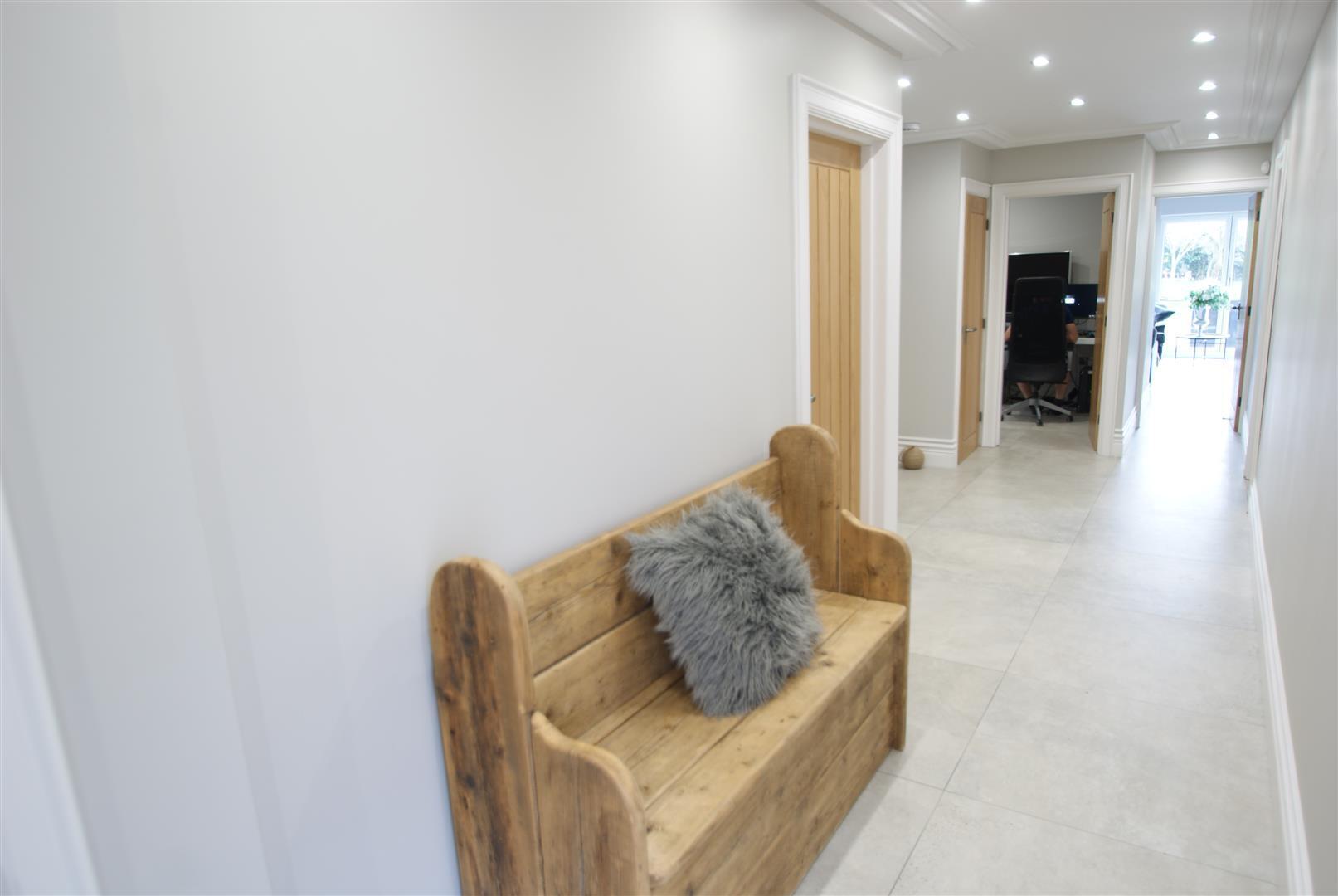 Lower Road, Hullbridge, Hockley Image 13
