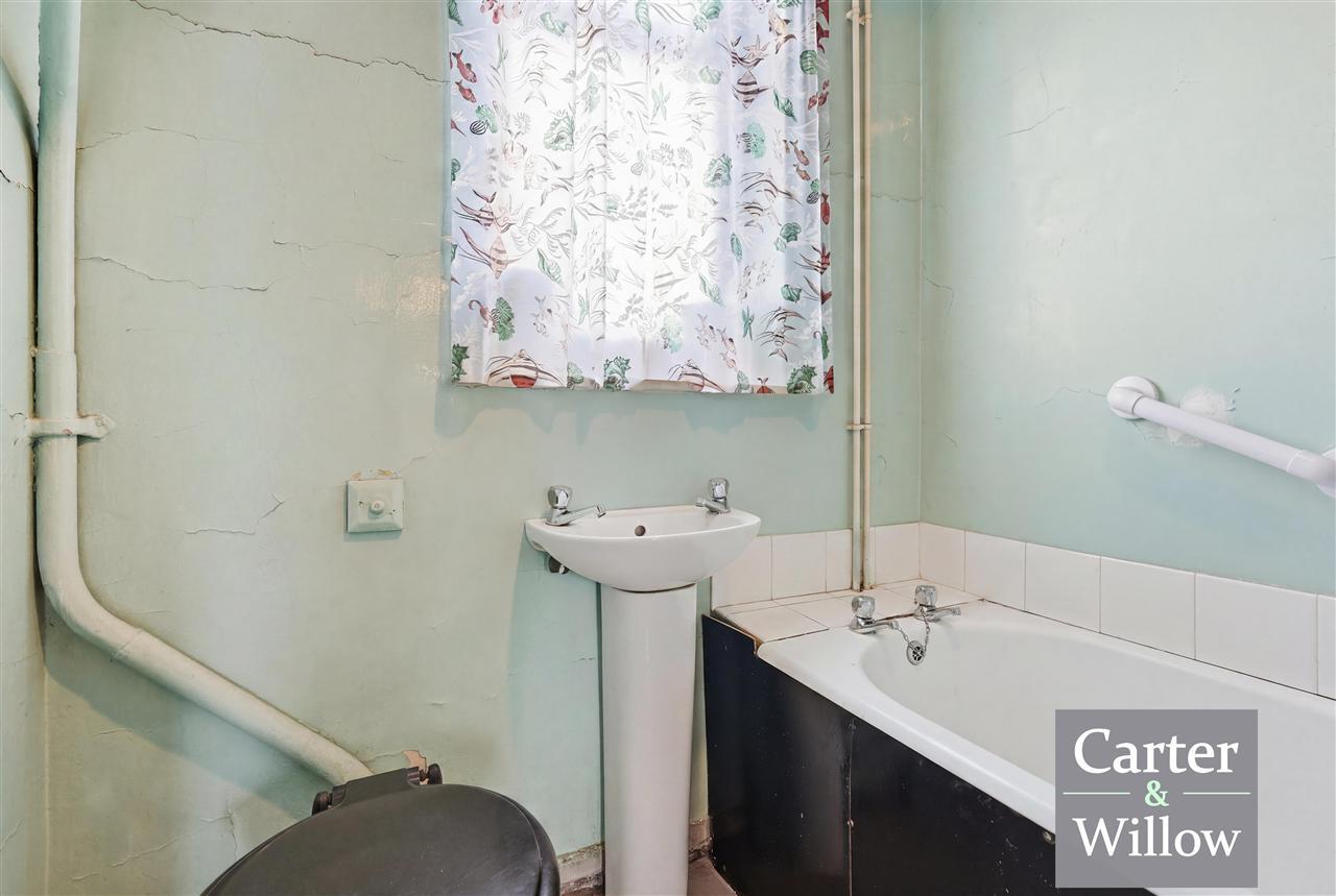 Ellerton Road, Essex Image 7