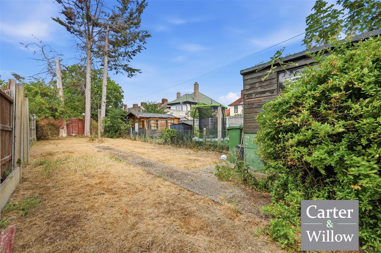 Ellerton Road, Essex Image 12