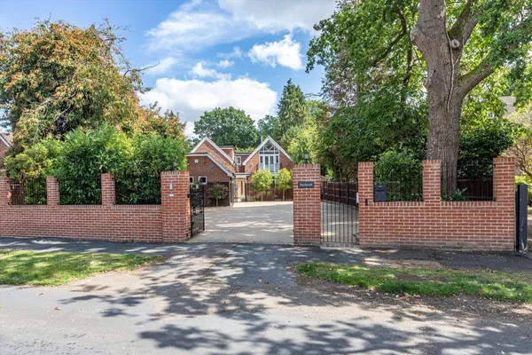 Dartnell Park Road, West Byfleet, KT14 photo 1