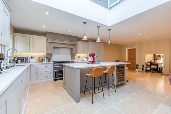 Dartnell Park Road, West Byfleet, KT14 photo 2