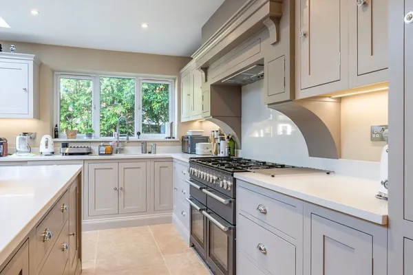 Dartnell Park Road, West Byfleet, KT14 photo 3