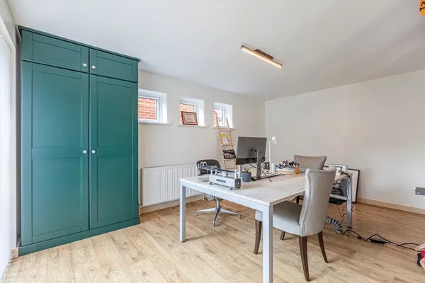 Dartnell Park Road, West Byfleet, KT14 photo 7