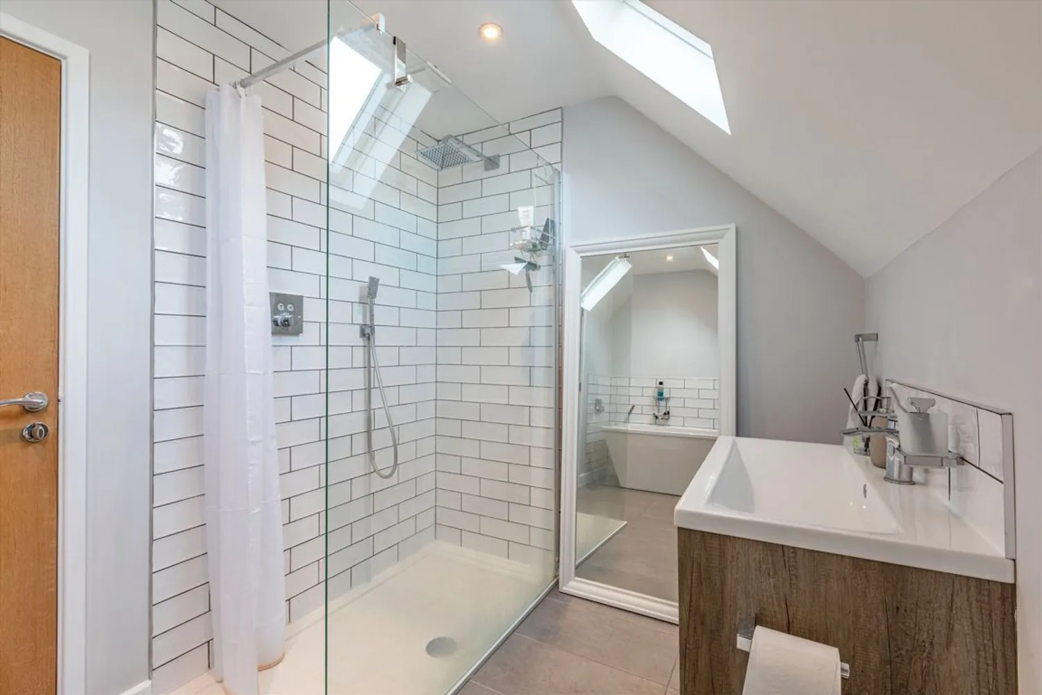 Dartnell Park Road, West Byfleet, KT14 photo 11
