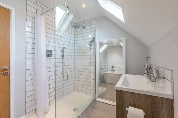 Dartnell Park Road, West Byfleet, KT14 photo 11