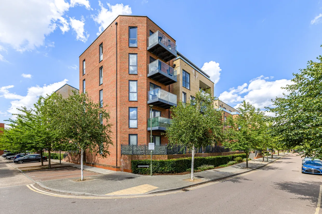 Lacey Drive, Edgware, HA8 photo 1