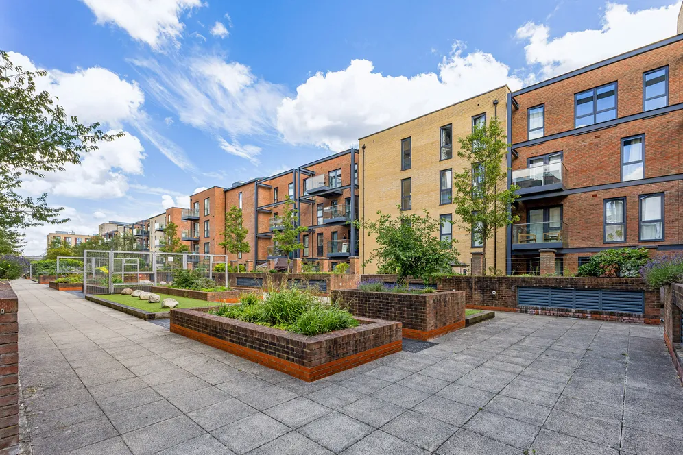 Lacey Drive, Edgware, HA8 photo 21