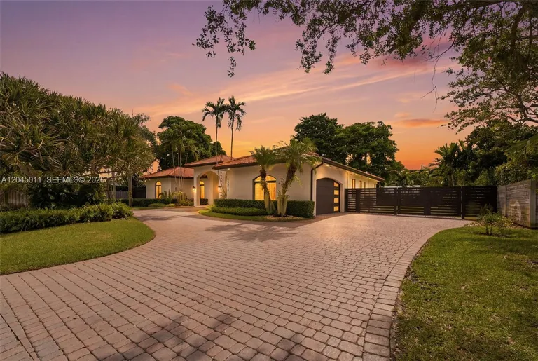 16615 SW 82nd Ct, Palmetto Bay, FL 33157