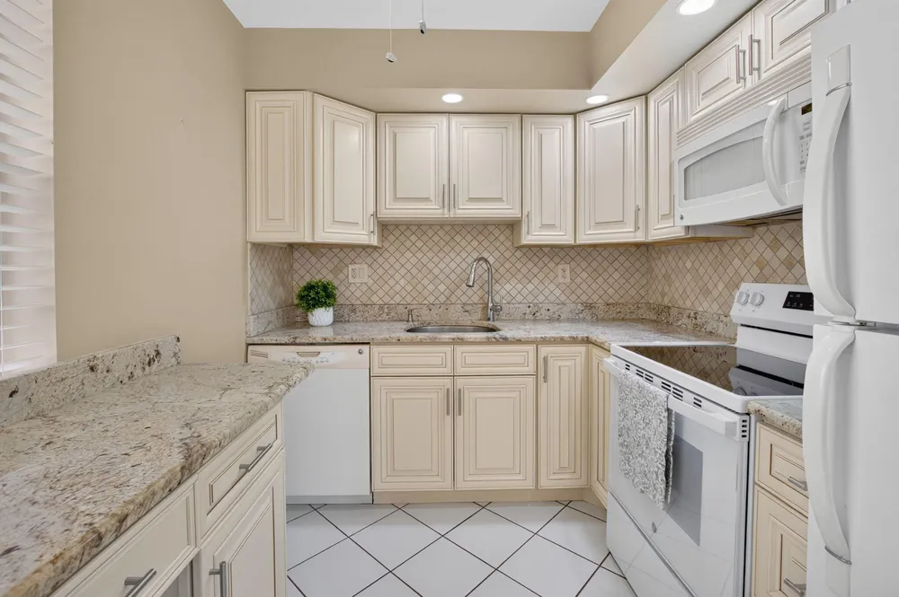 332 Capri G, Delray Beach, FL 33484