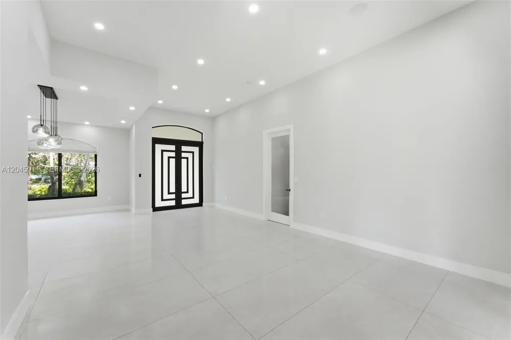 16615 SW 82nd Ct, Palmetto Bay, FL 33157