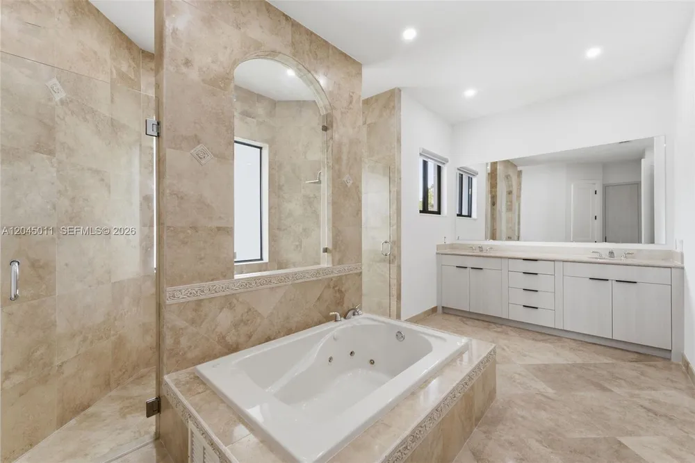 16615 SW 82nd Ct, Palmetto Bay, FL 33157