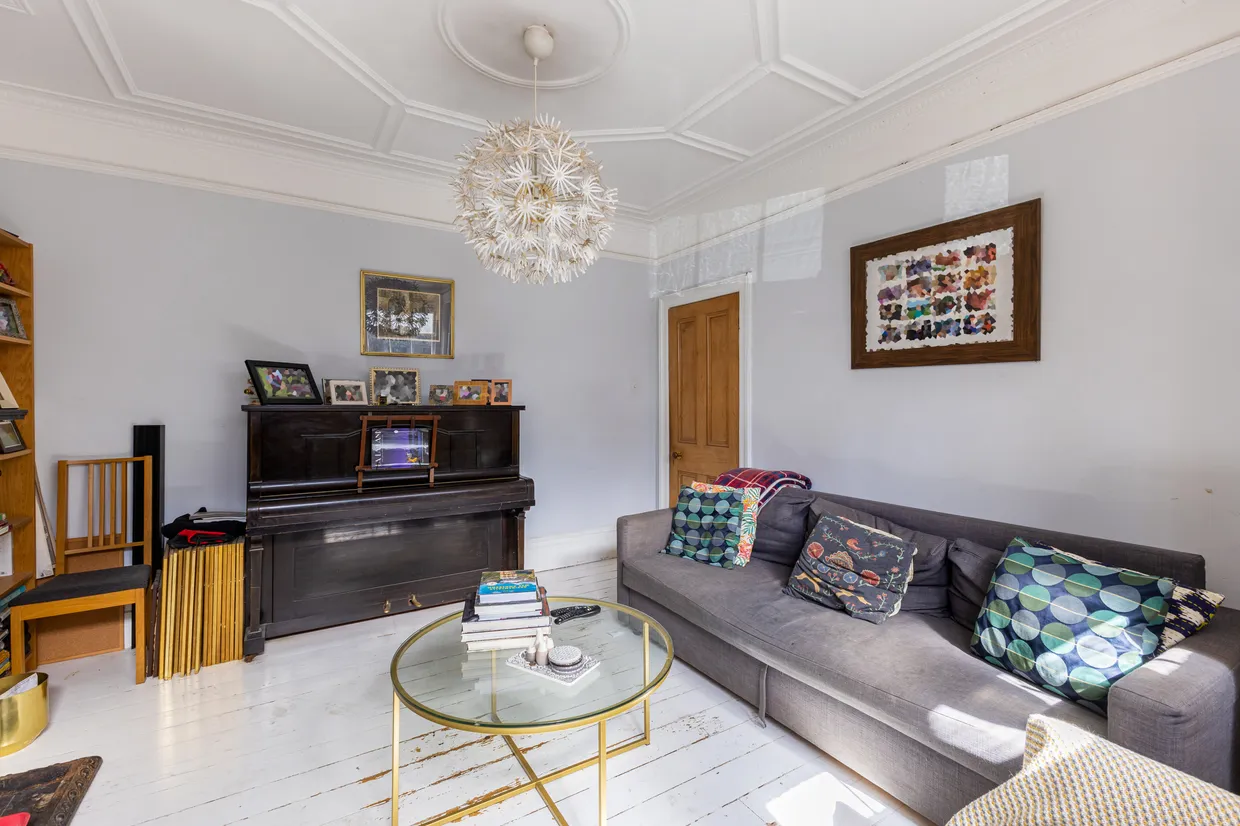 Compton Crescent, London, W4 photo 2