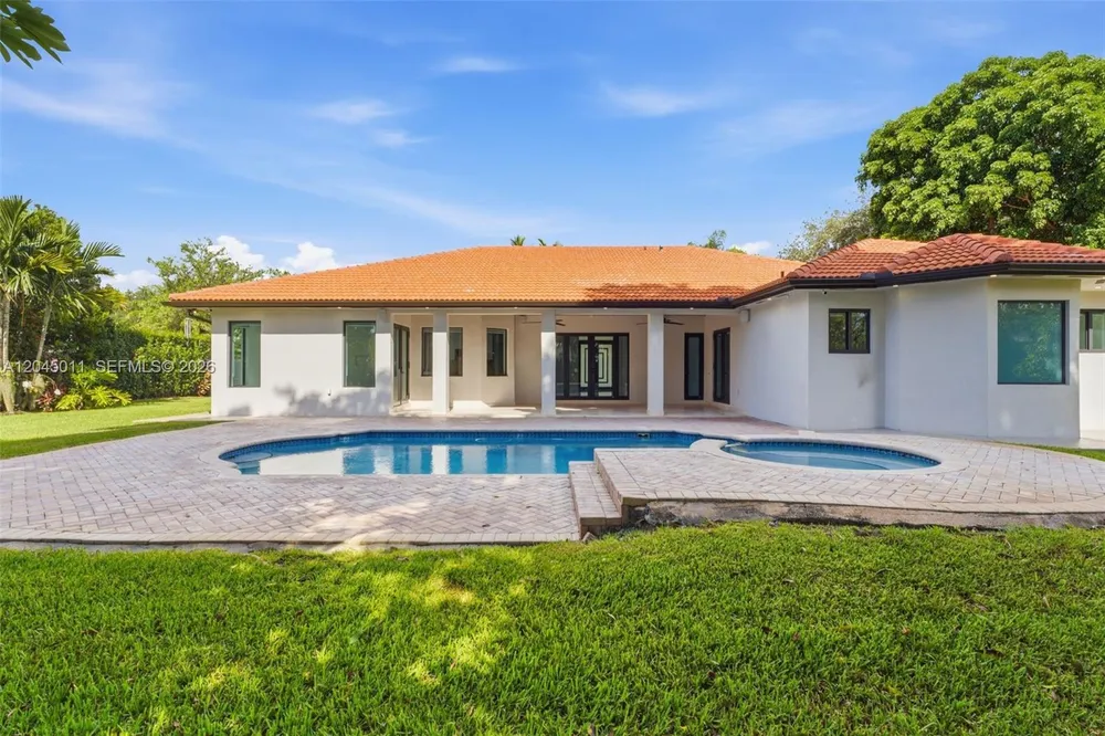 16615 SW 82nd Ct, Palmetto Bay, FL 33157