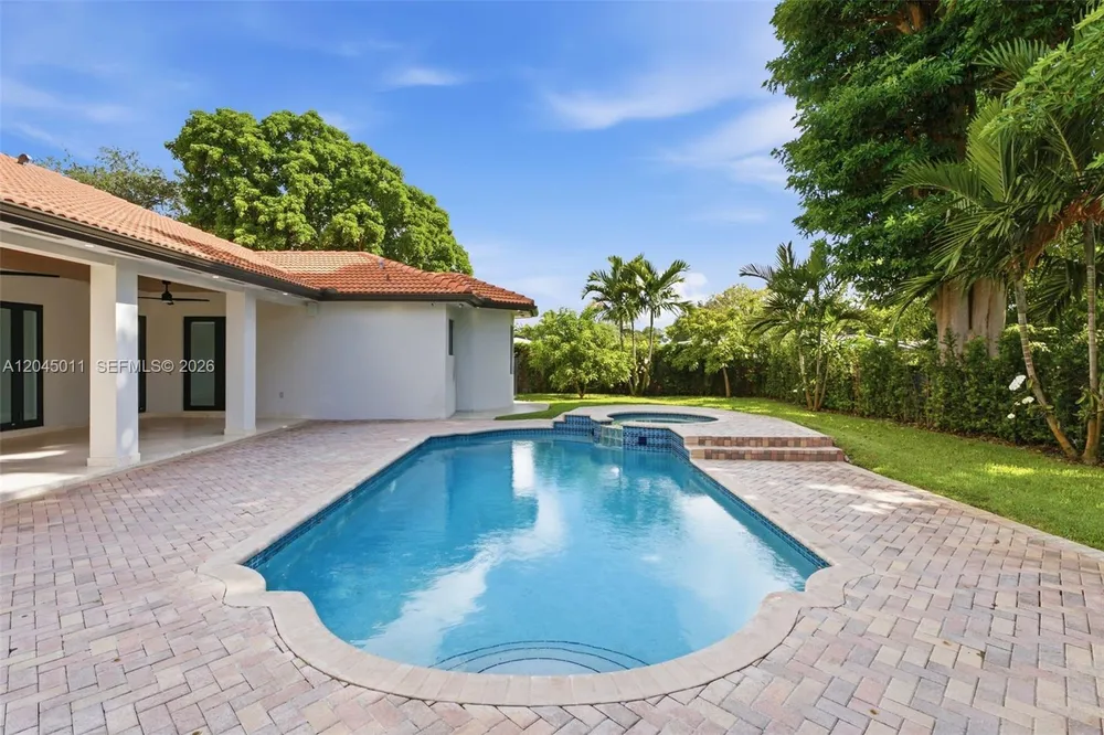 16615 SW 82nd Ct, Palmetto Bay, FL 33157