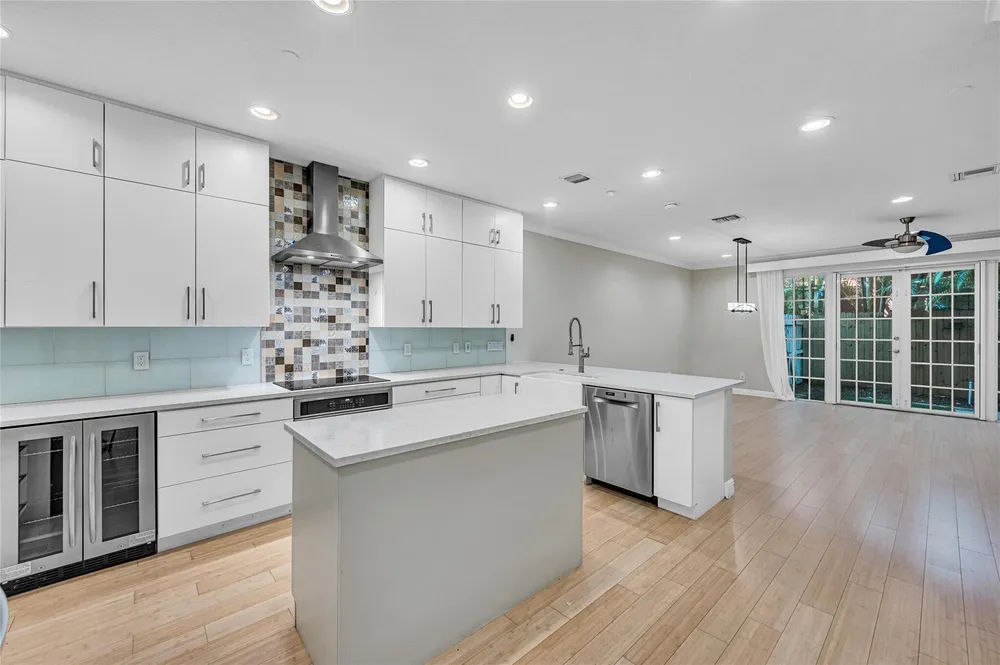 1617 NE 2nd Ct, Fort Lauderdale, FL 33301