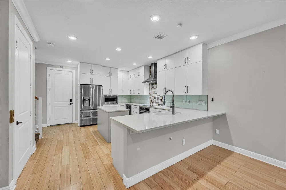 1617 NE 2nd Ct, Fort Lauderdale, FL 33301
