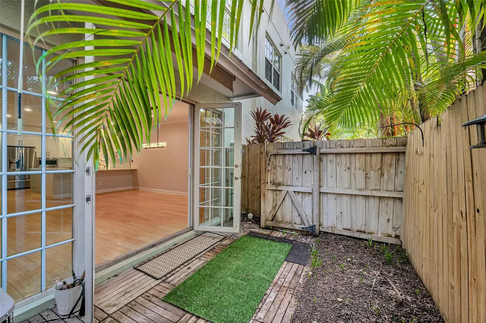 1617 NE 2nd Ct, Fort Lauderdale, FL 33301
