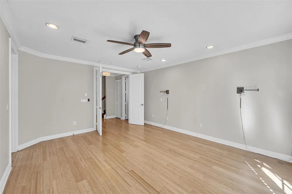 1617 NE 2nd Ct, Fort Lauderdale, FL 33301