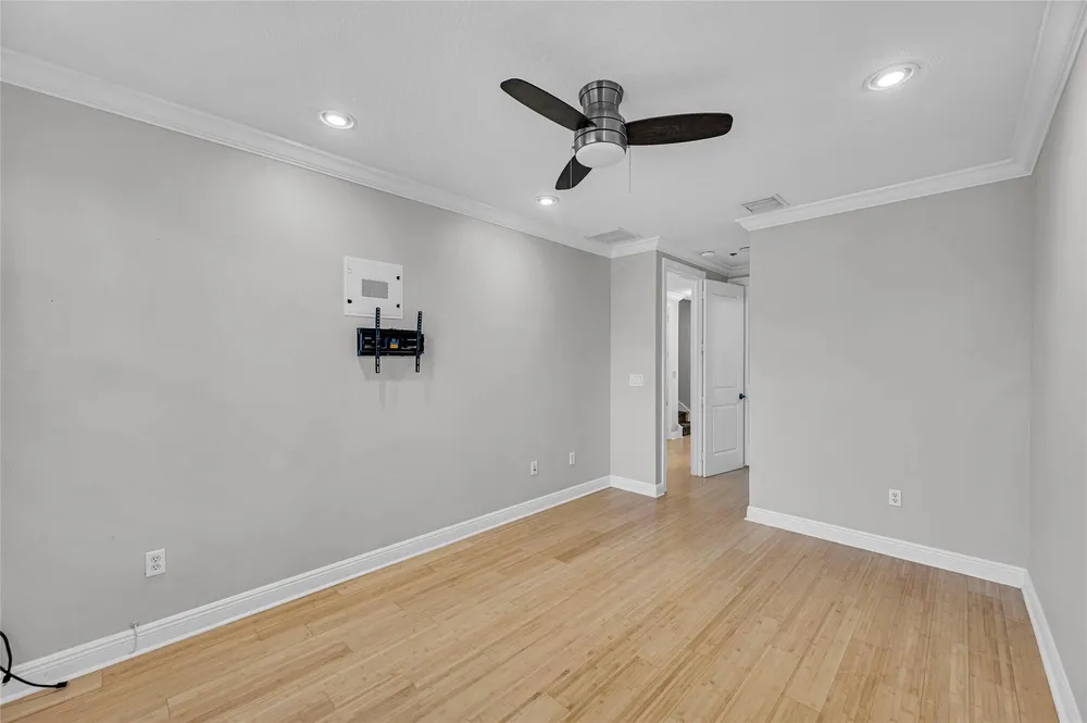 1617 NE 2nd Ct, Fort Lauderdale, FL 33301