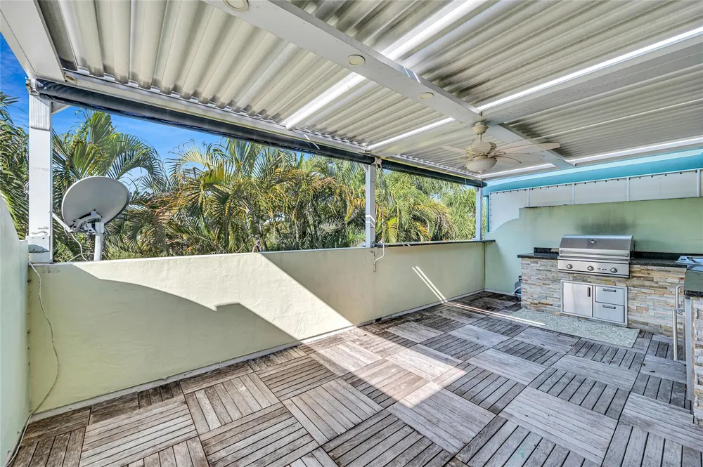 1617 NE 2nd Ct, Fort Lauderdale, FL 33301