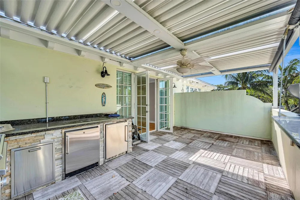 1617 NE 2nd Ct, Fort Lauderdale, FL 33301
