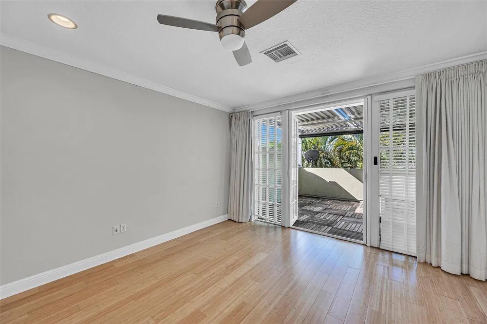 1617 NE 2nd Ct, Fort Lauderdale, FL 33301