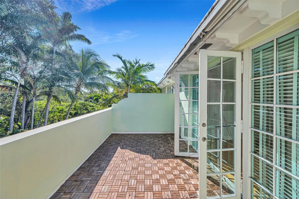 1617 NE 2nd Ct, Fort Lauderdale, FL 33301