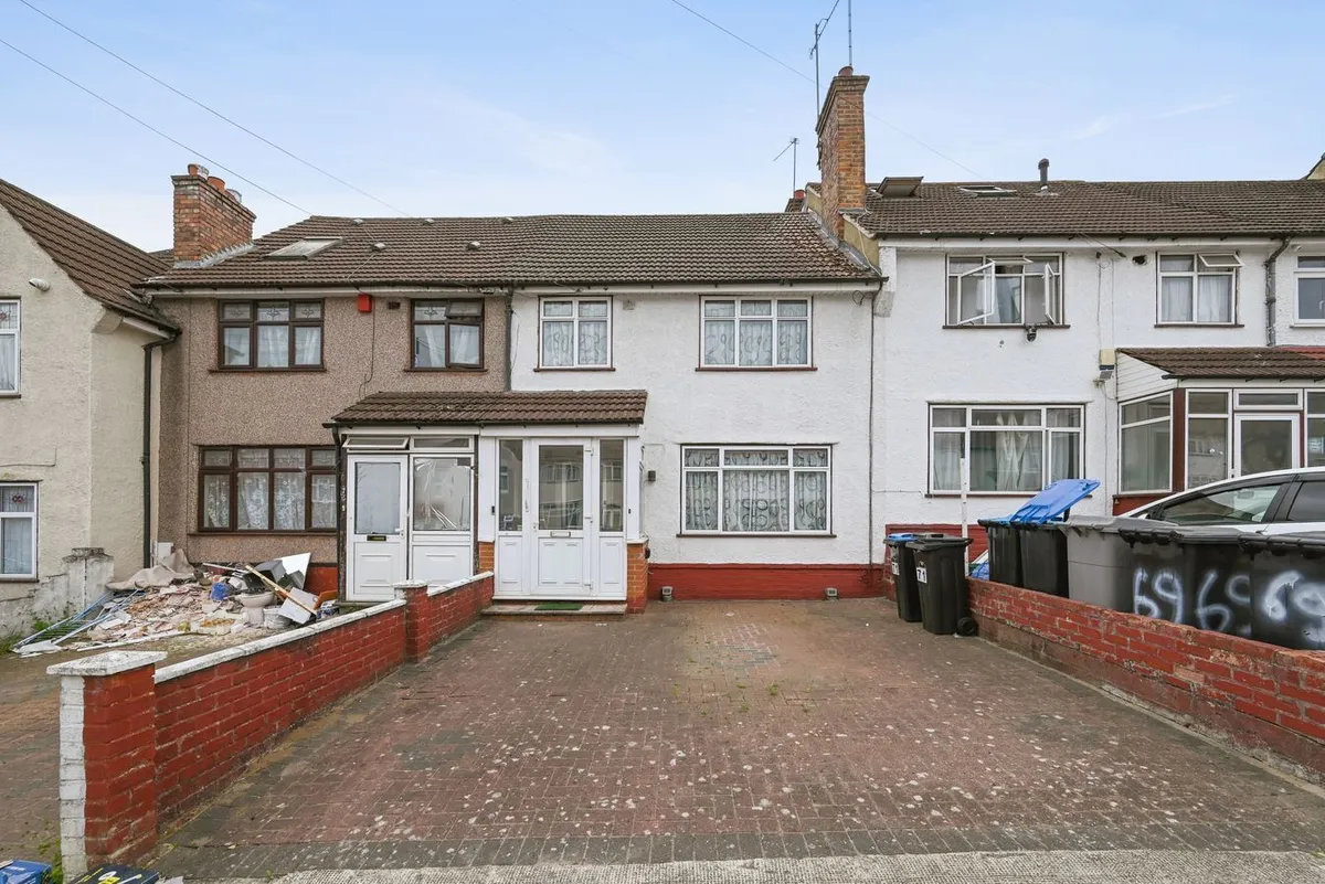 Warren Road, London, NW2
