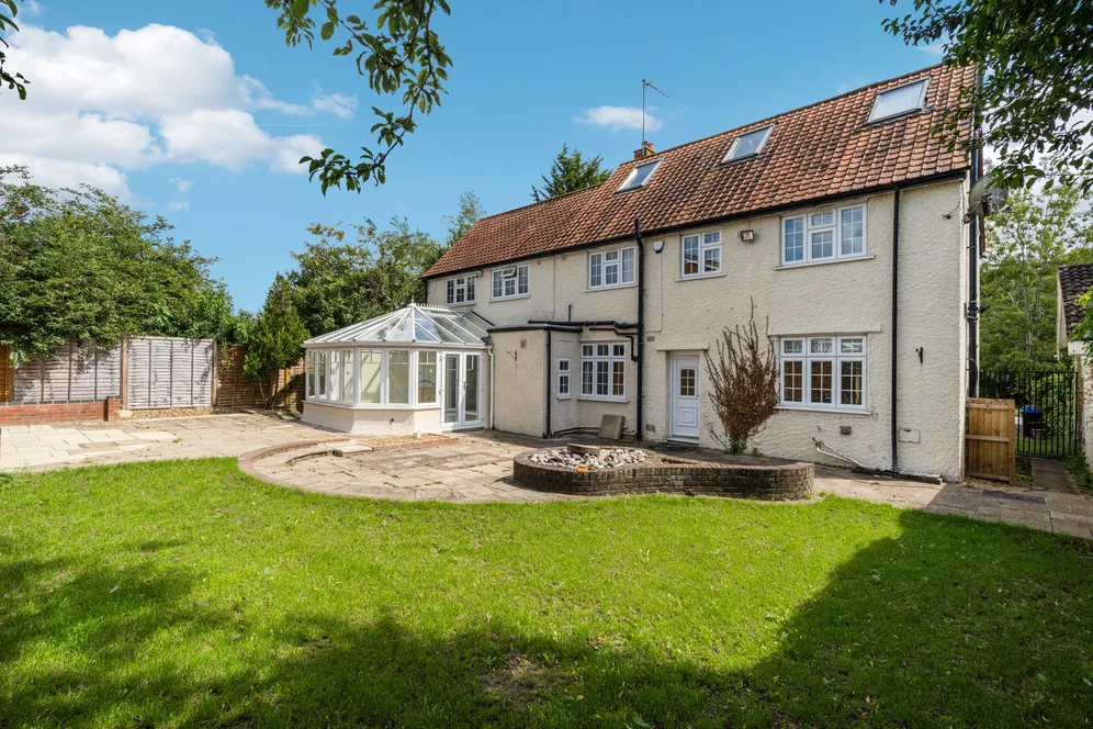 Wexham Street, Slough, SL3 photo 9