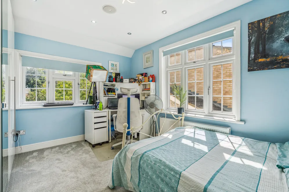 Wexham Street, Slough, SL3 photo 12