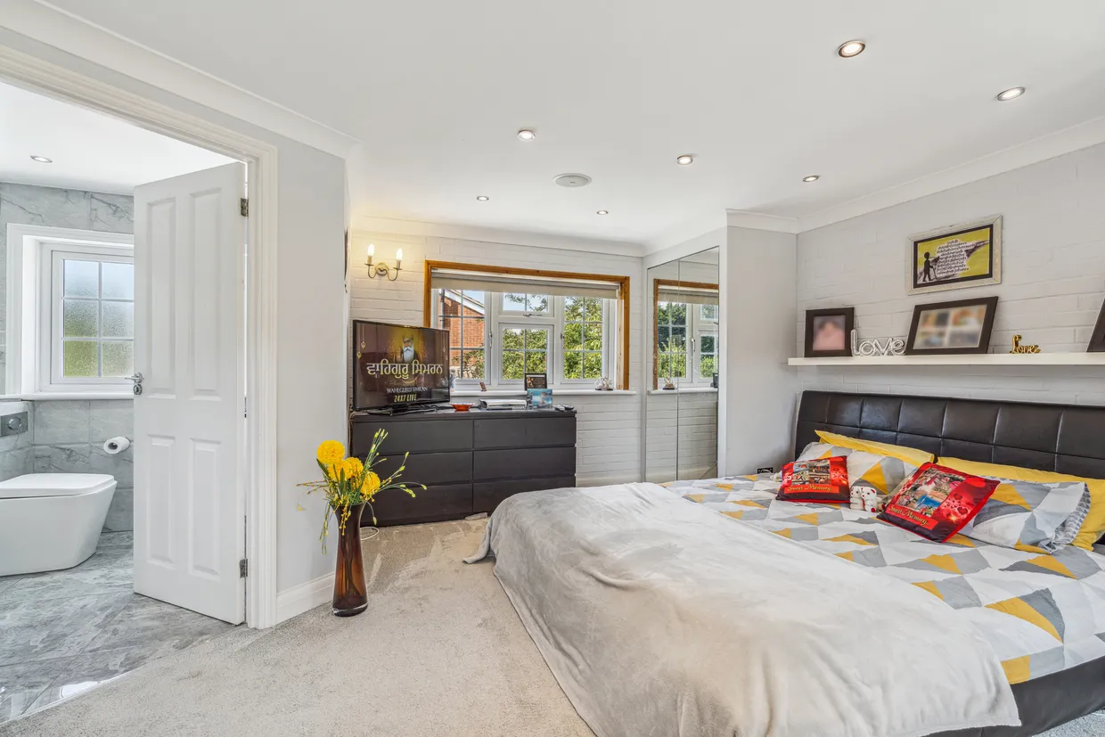 Wexham Street, Slough, SL3 photo 14