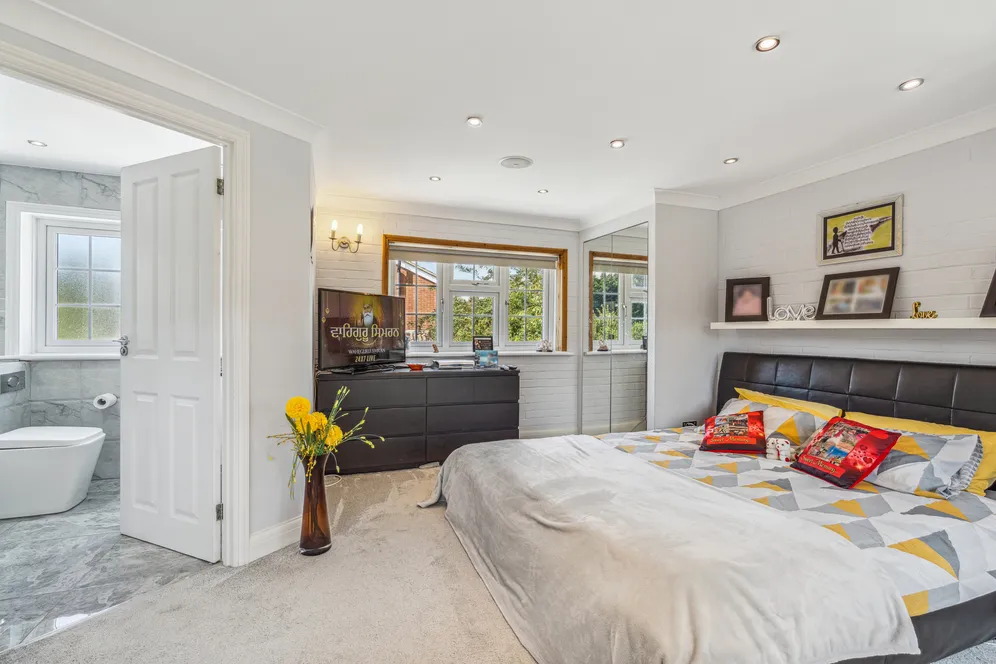 Wexham Street, Slough, SL3 photo 14