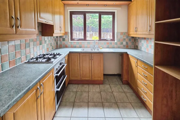 Property carousel image 6