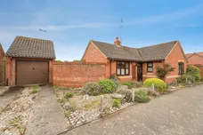 Woodfield Road, HOLT
