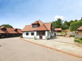Ashwells Road, Pilgrims Hatch, Brentwood thumb 3