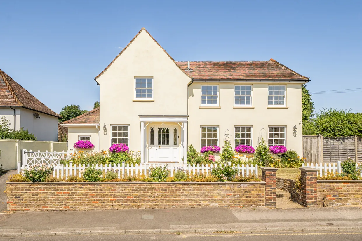 Abbots Road, Abbots Langley, WD5 photo 1