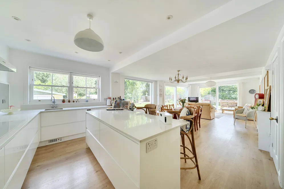 Abbots Road, Abbots Langley, WD5 photo 2