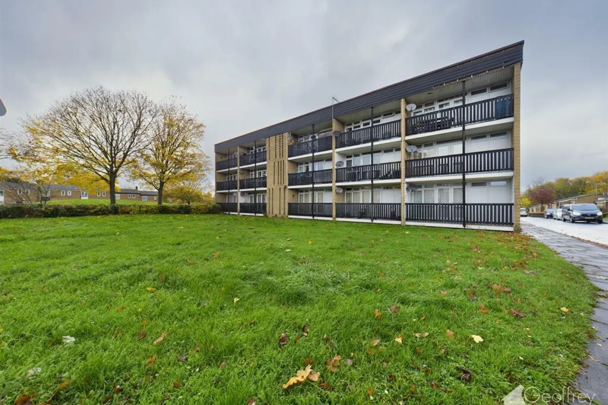 Woodwards, HARLOW