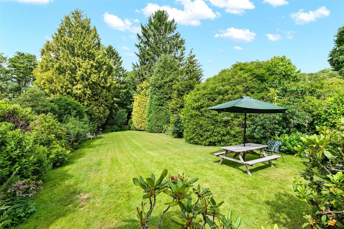 Wheeler Avenue, Oxted, Surrey, RH8