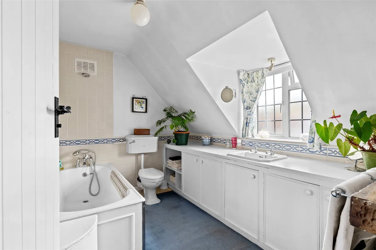 Wheeler Avenue, Oxted, Surrey, RH8
