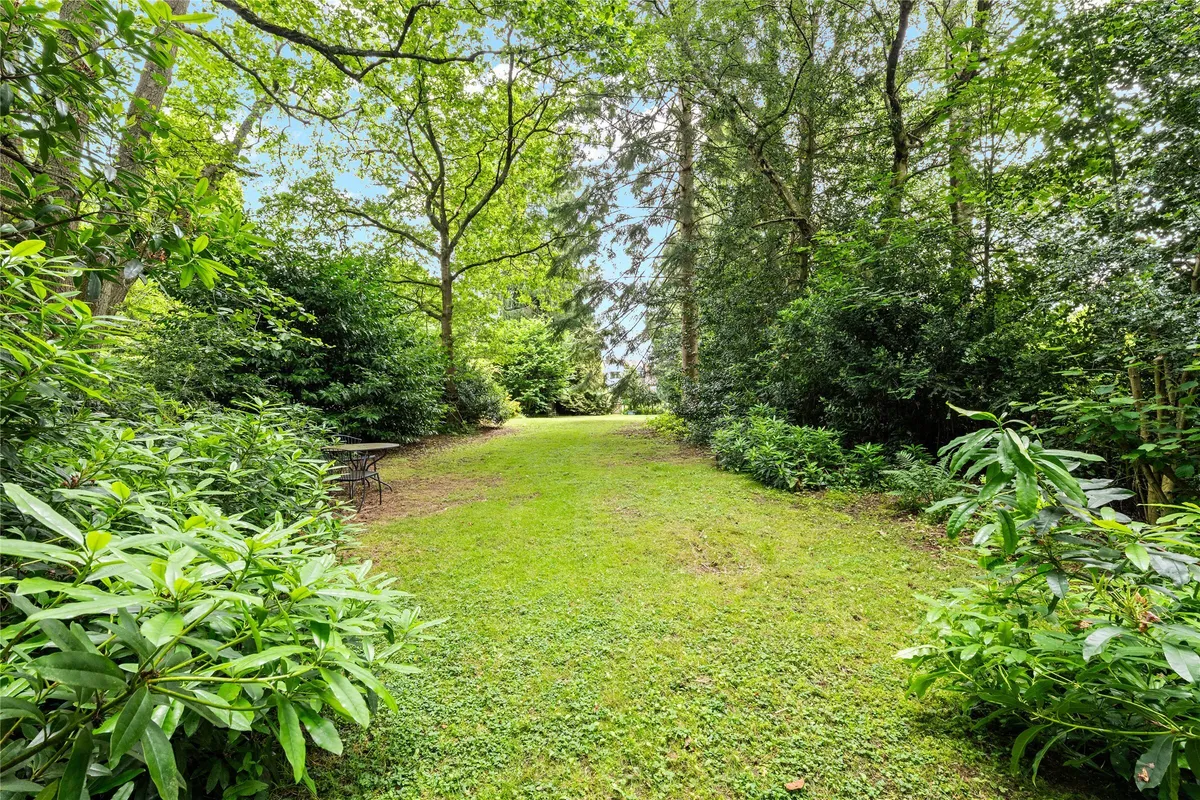 Wheeler Avenue, Oxted, Surrey, RH8