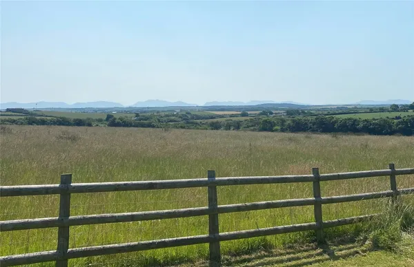 Llanfaethlu, Holyhead, LL65 photo 2