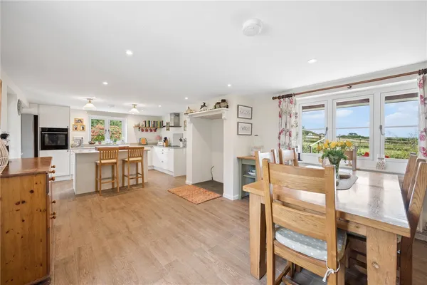 Llanfaethlu, Holyhead, LL65 photo 4