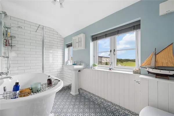 Llanfaethlu, Holyhead, LL65 photo 17